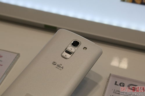MWC 2014 LG Pro 2真機(jī)圖賞 簡(jiǎn)約設(shè)計(jì)與實(shí)用功能的融合
